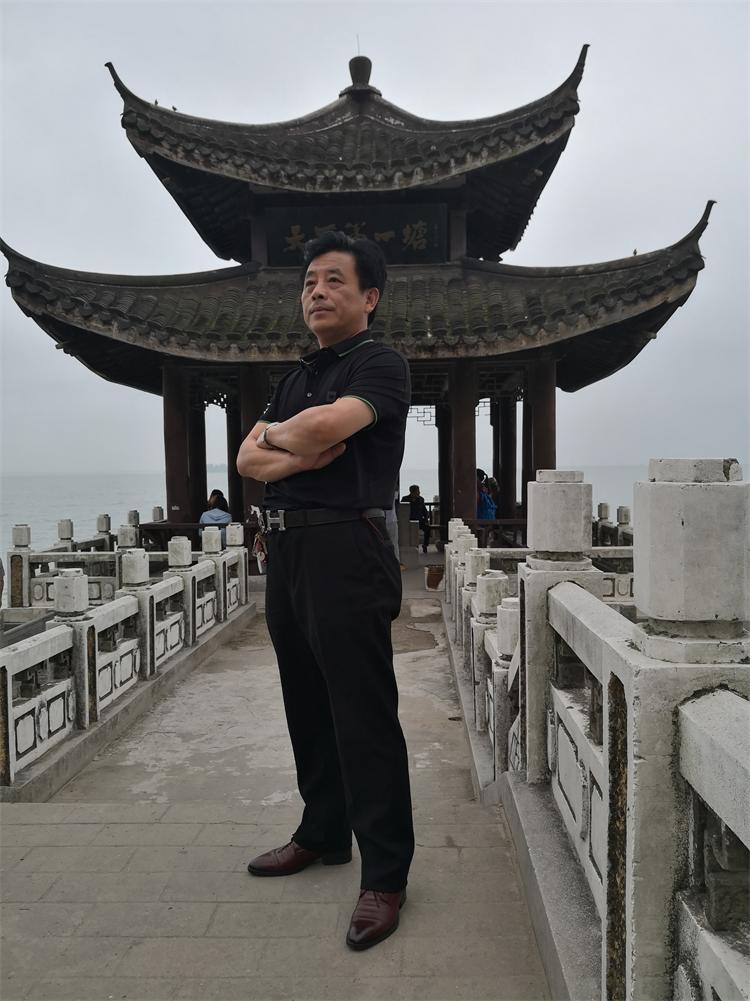 如此“主题”（刘波涛）