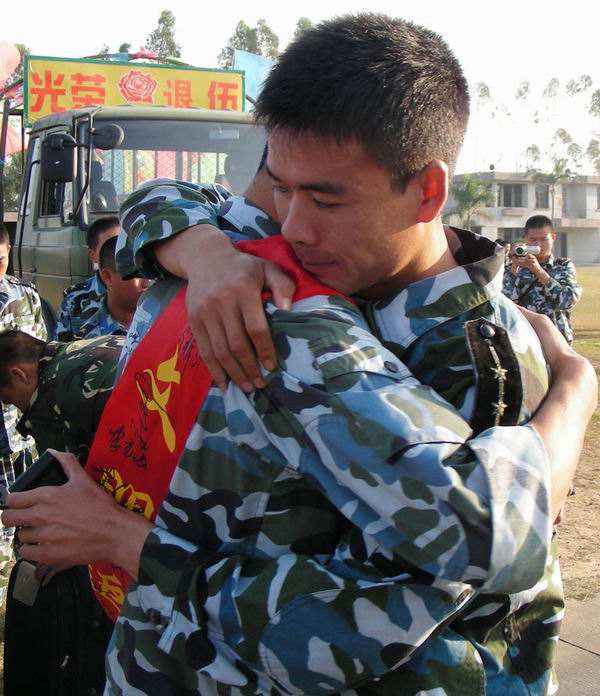 谭丰华：我的战友，你在哪里