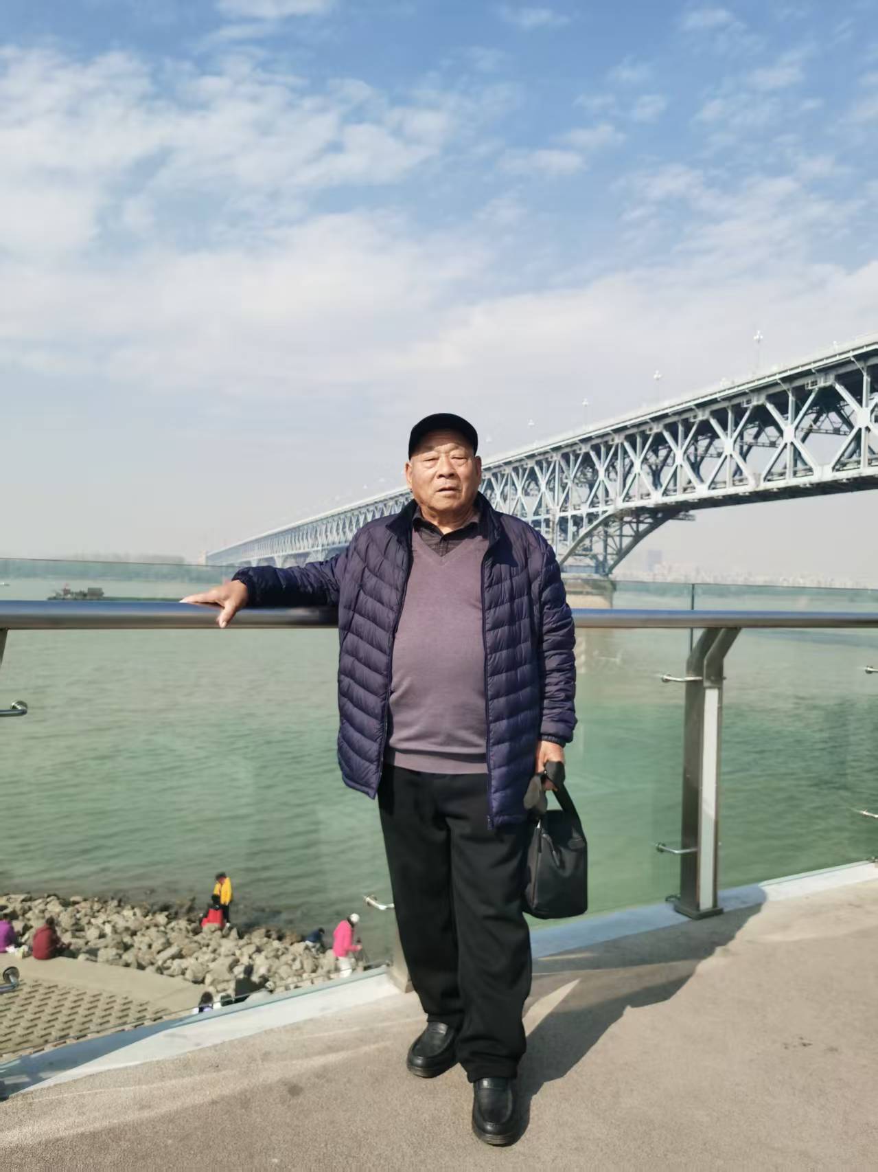 启程去南京兄弟相聚